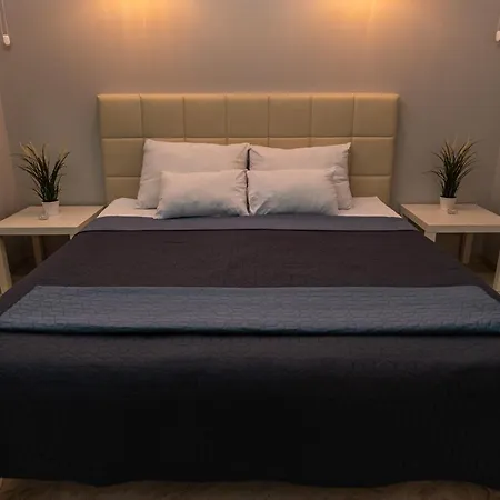 Level 2 Apartment *